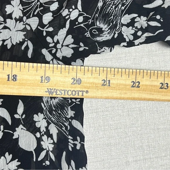 J Crew Black/Ivory Bird & Floral Toile Print Ruched‎ Sleeve Top Size Medium - Picture 7 of 8